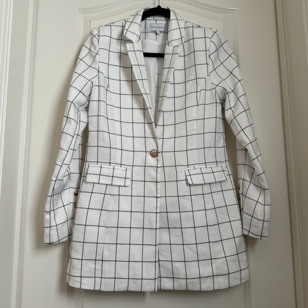 Chriselle x JOA Black and White Blazer